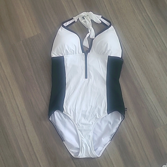 La Vie en Rose Bathingsuit - Picture 3 of 4